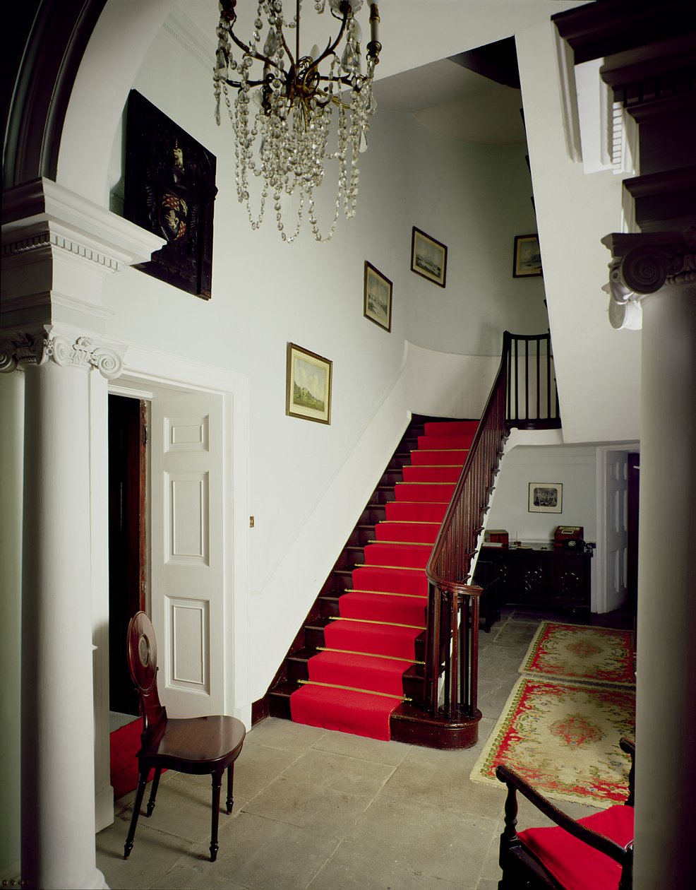 Udsigt over hallen og trappen til Belle Isle House, Lake Windermere, bygget 1774-c.1781 af Unbekannt Unbekannt