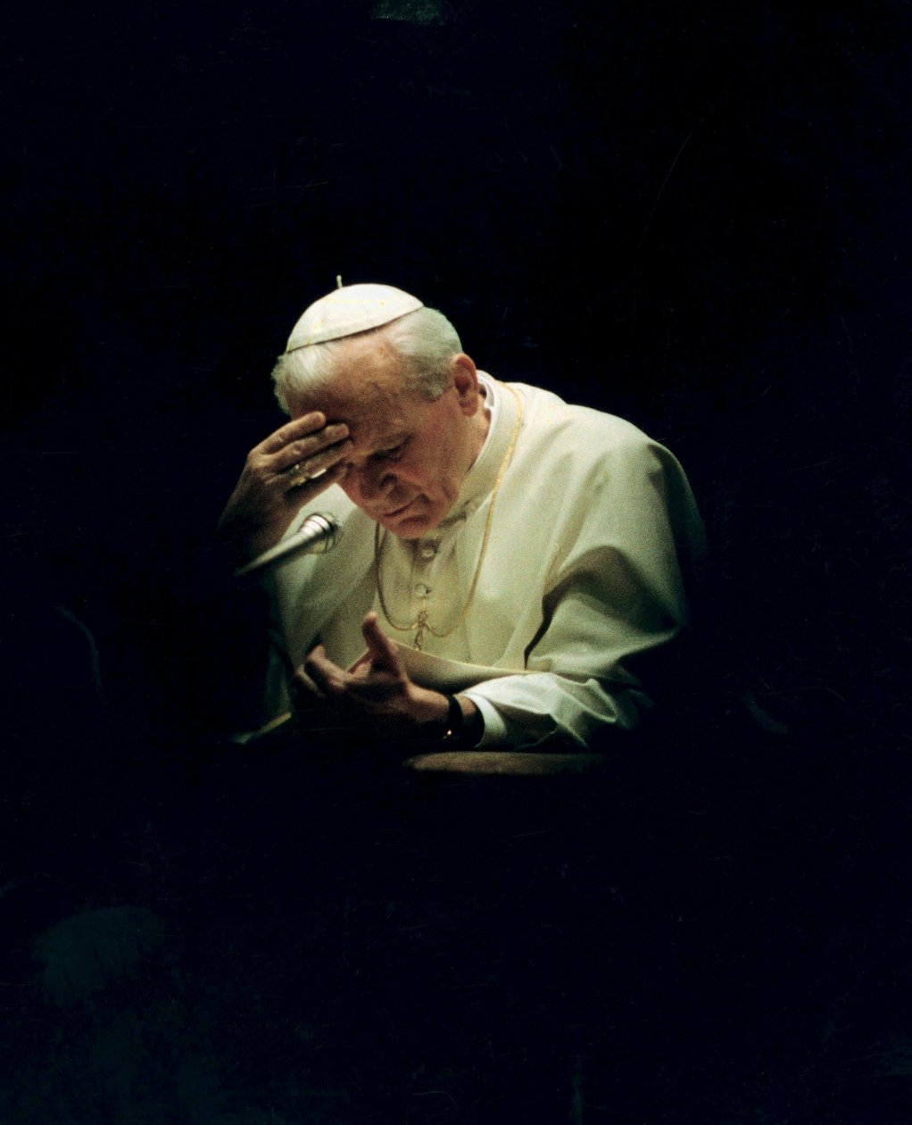 Pave Johannes Paul II læser en bøn af Unbekannt Unbekannt