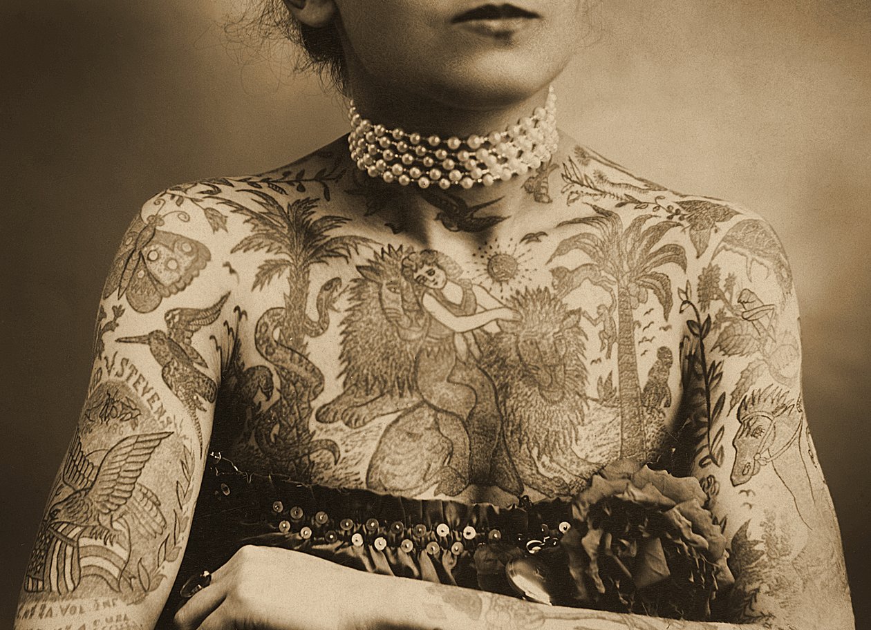 Portræt af en tatoveret kvinde, ca. 1905 af Unbekannt Unbekannt
