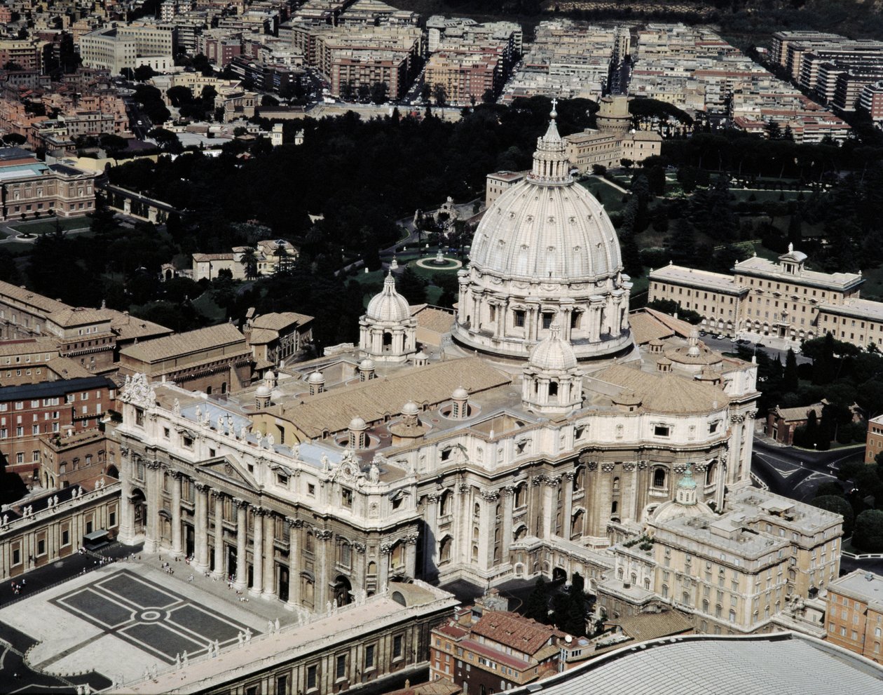 Luftfoto af Basilica of St. Peter