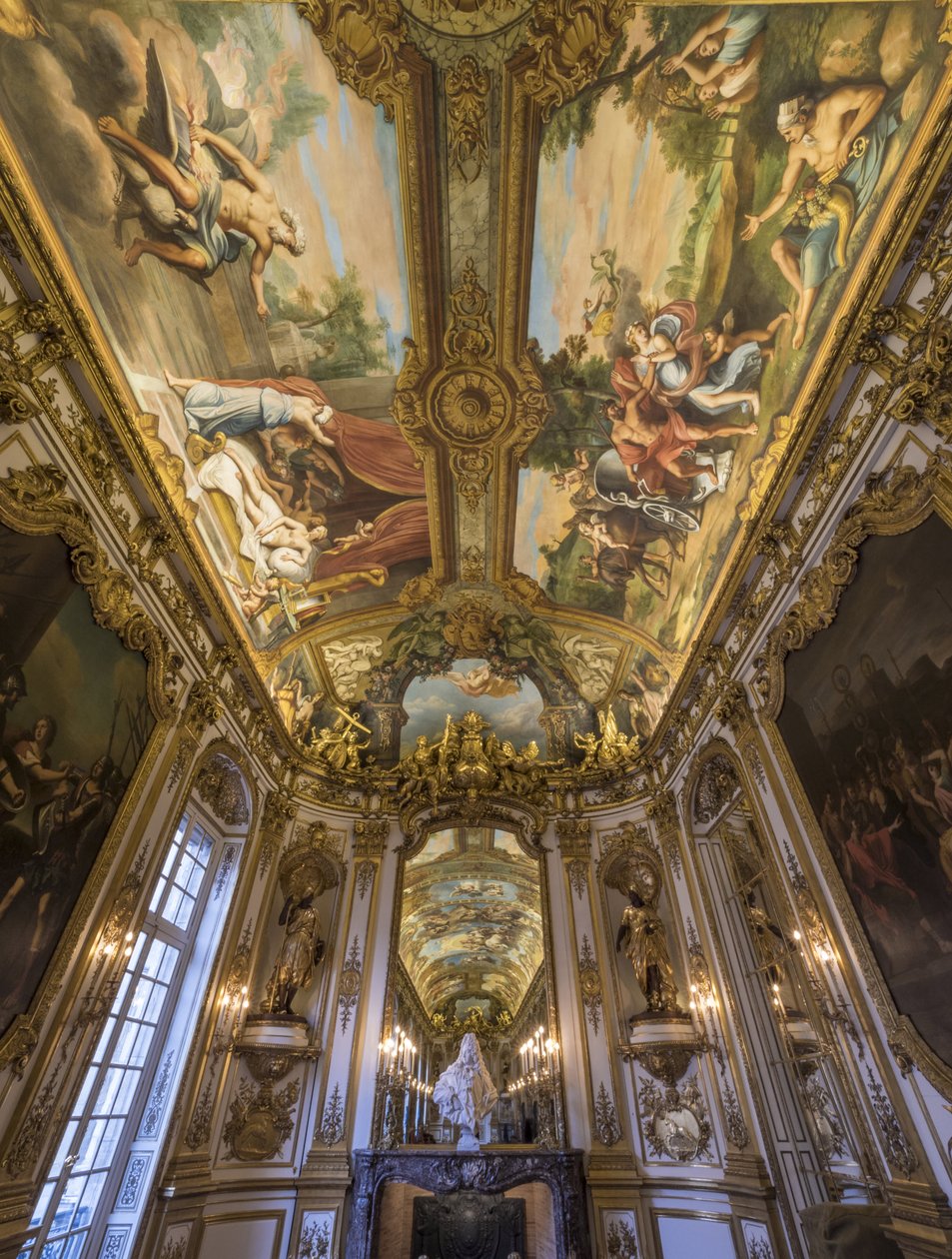 Allegori om Ild og Jord på hvælvingen. Maleri af hvælvingen i Galerie doree, af Francois Perrier (1594-1649) af Unbekannt