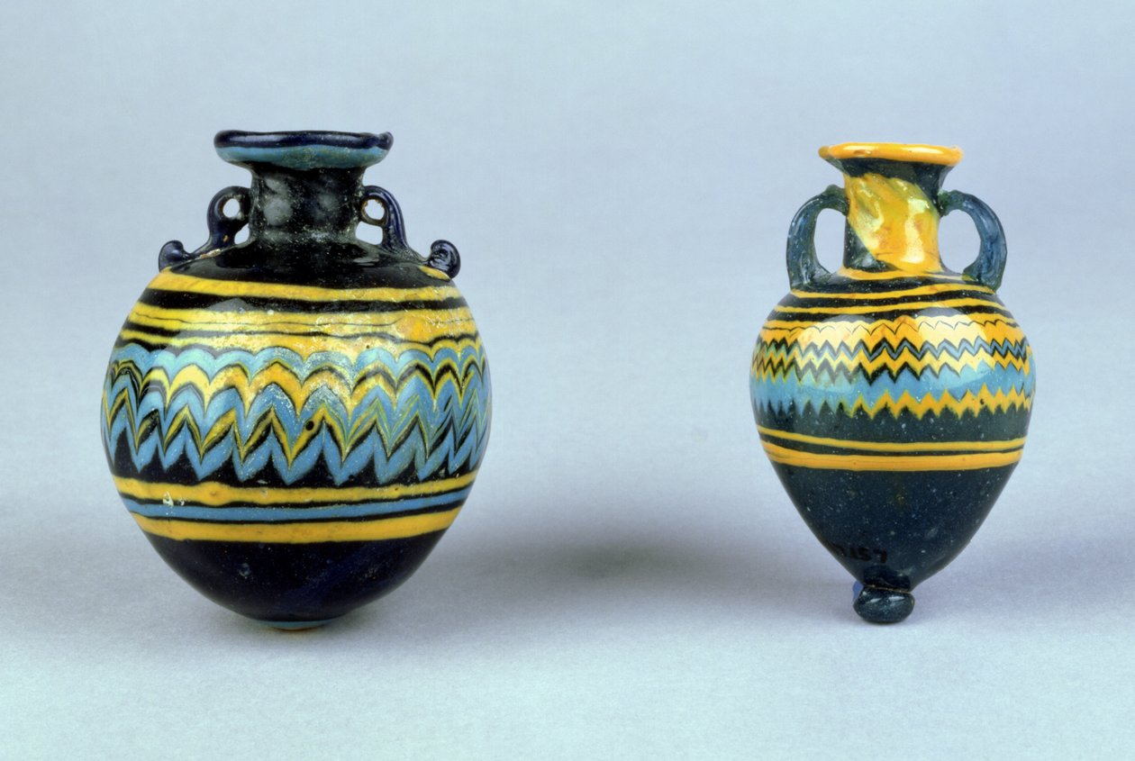 Amforaer, sandsynligvis senhellenistisk, ca. 2.-1. århundrede f.Kr. (farvet glas) af Unbekannt