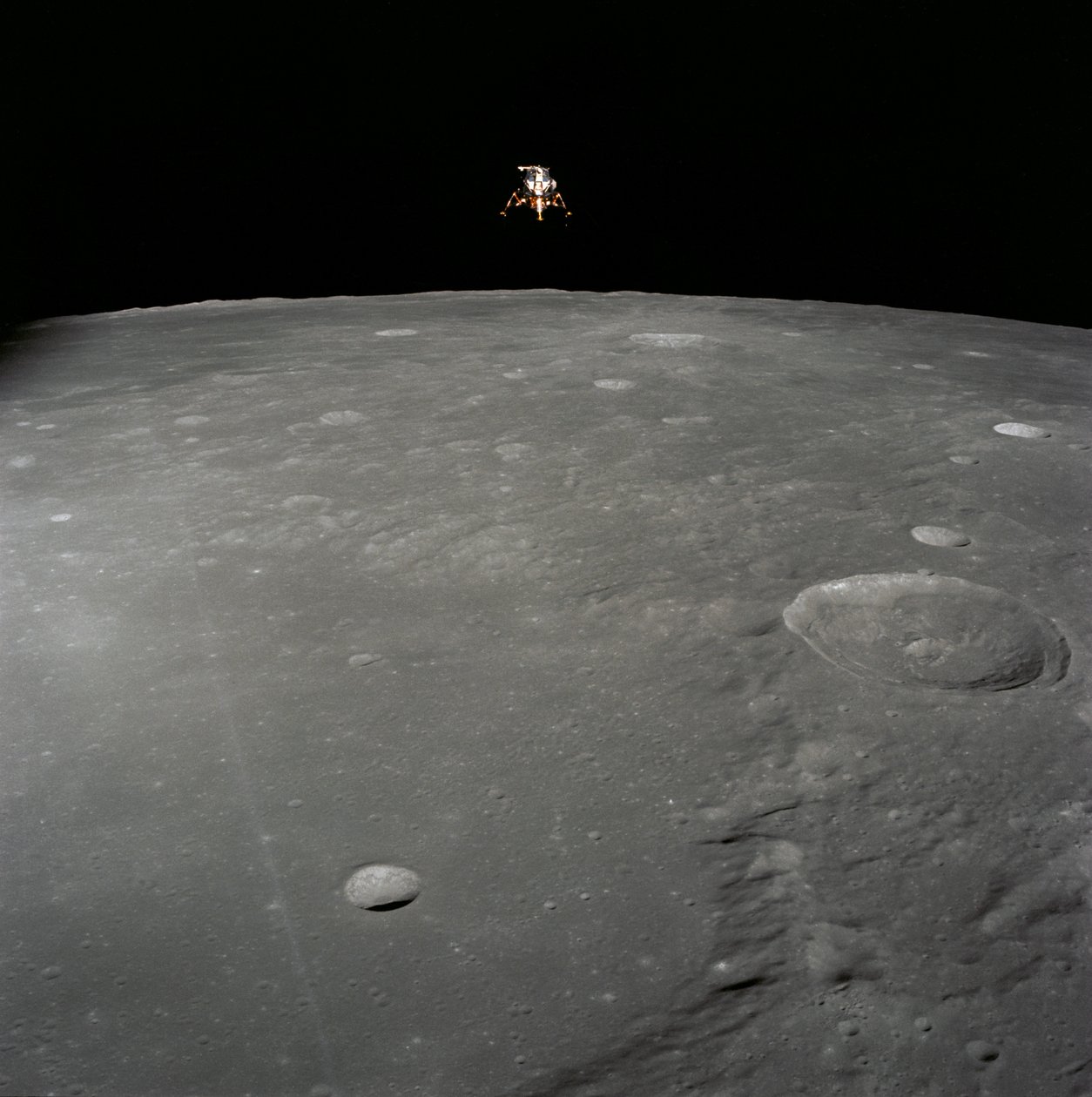 Apollo 12 månemodul Forfærdet landing på Månens overflade i Stormehavet af Unbekannt