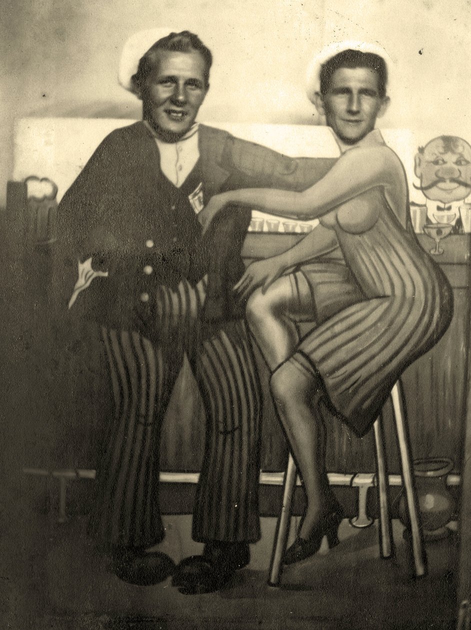 Arkadebillede af to amerikanske sømænd, ca. 1939 (s/h-foto) af Juste Lisch