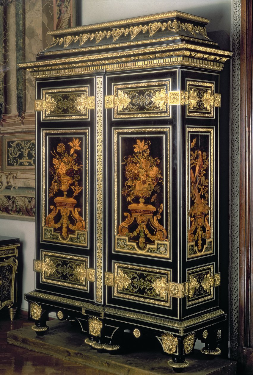 Armoire, med intarsiadekoration, af Andre Charles Boulle (1642-1732), Paris, slutningen af det 17. århundrede (ibenholt og bronze) af Unbekannt
