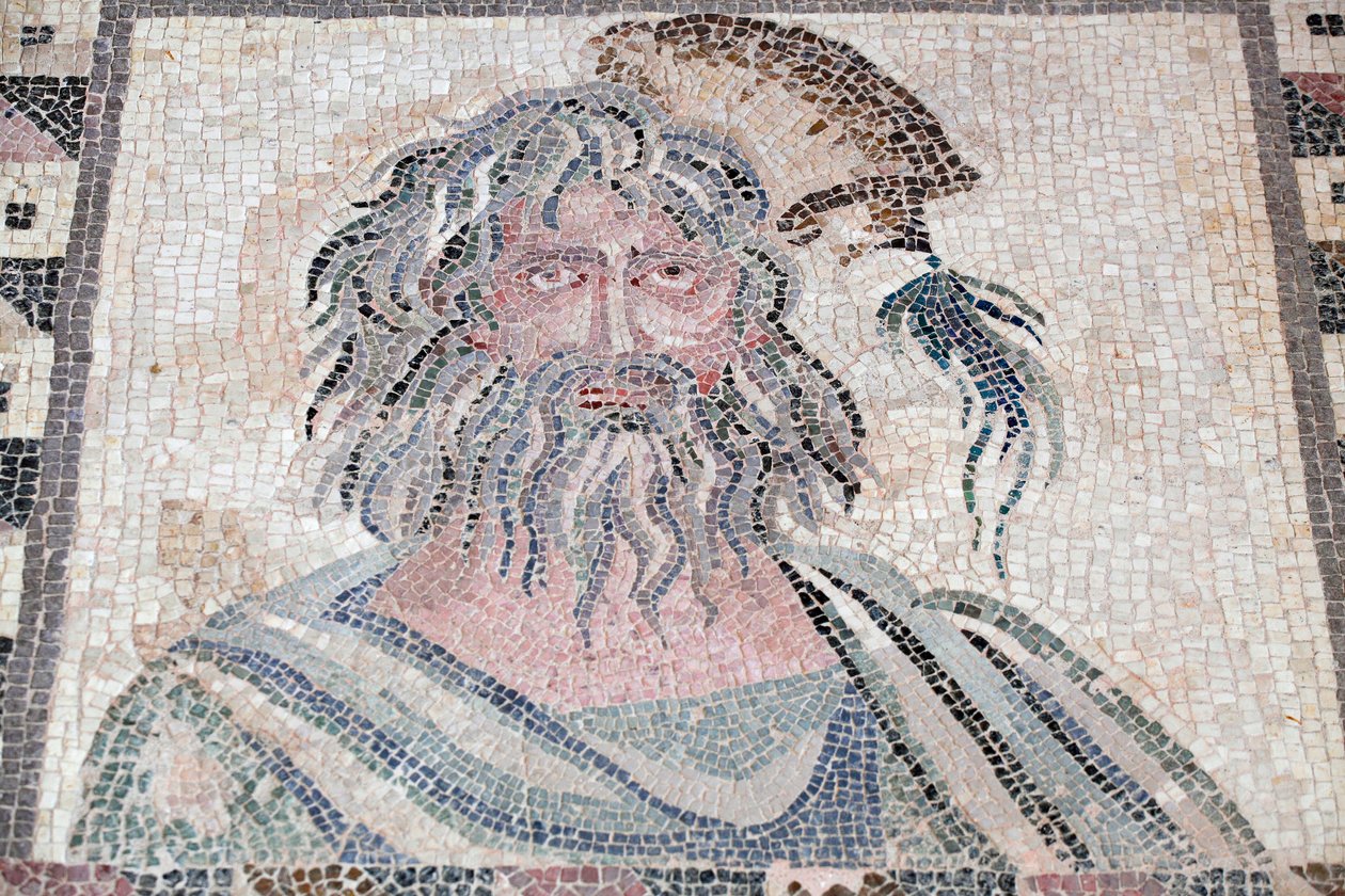 Vinterbuste - Detalje af panelet med fire årstider - Paphos-mosaikker, Dionysos-huset - Slutningen af det 2. århundrede e.Kr. - Cypern - Personificeringen af vinteren - Detalje af mosaikken fra de fire årstider - Mosaikker af Paphos, Dionysos-huset - Slutn af Unbekannt
