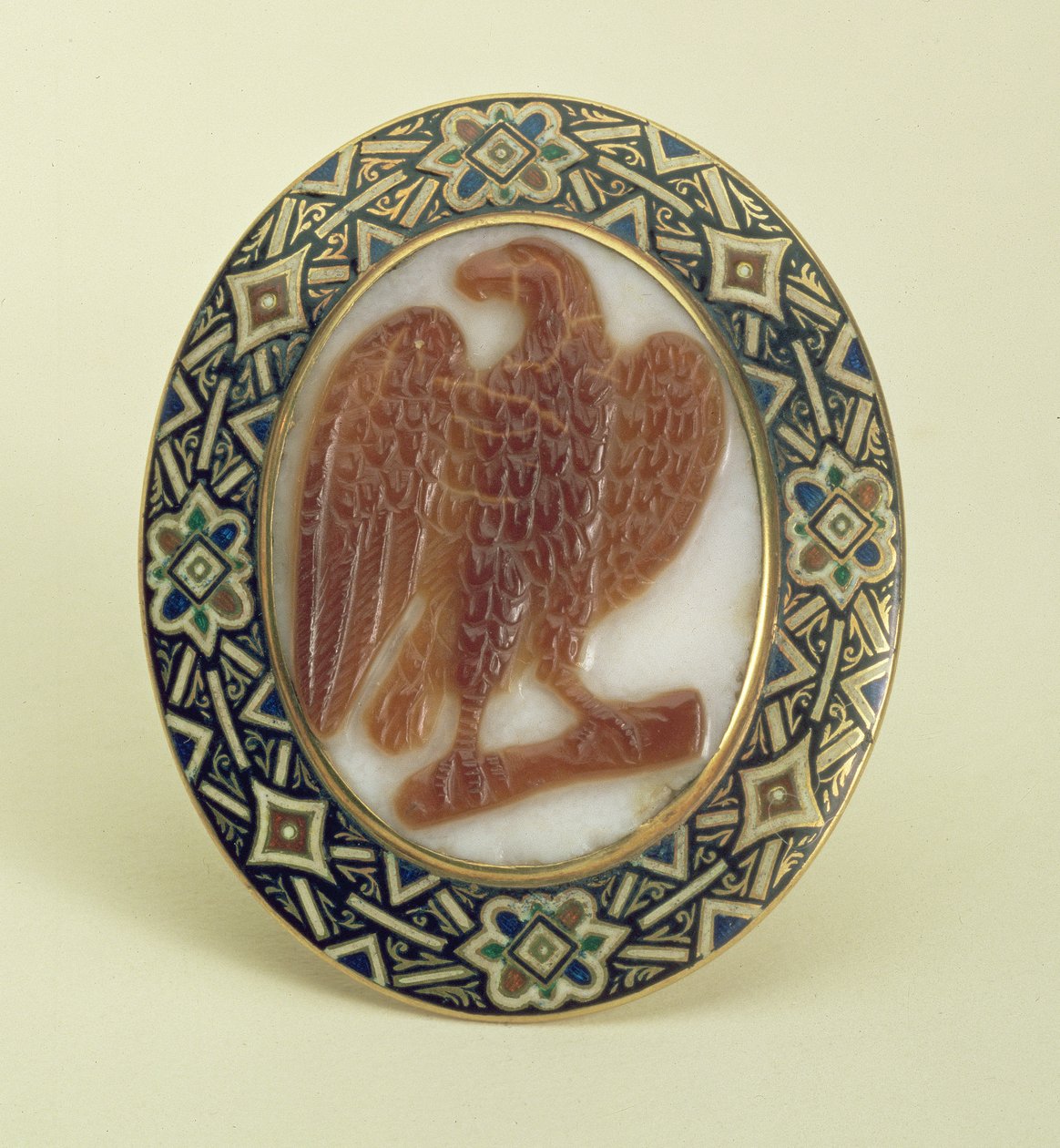 Cameo af en ørn på en gren, siciliansk, ca. 1240 (sardonyx) af Unbekannt