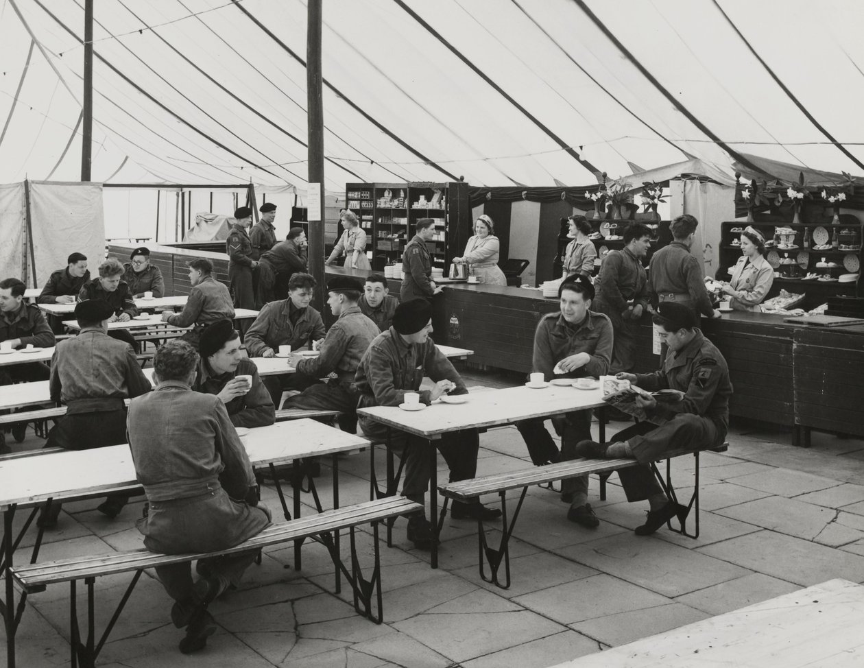Kantinetelt, Weybourne Summer Camp, april 1954 (s/h-foto) af Unbekannt