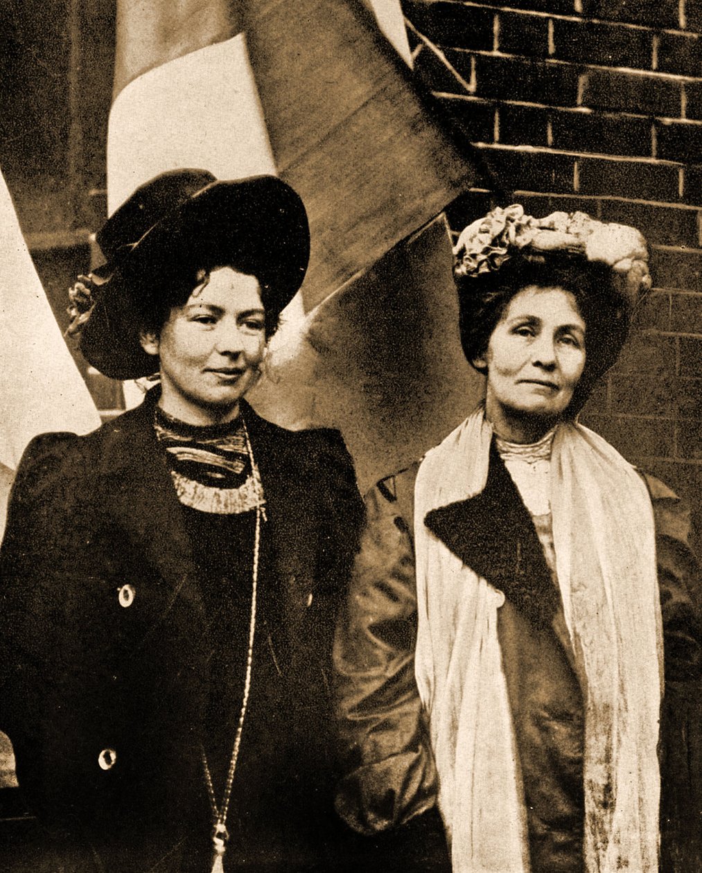 Christabel og Emmeline Pankhurst (foto) af Unbekannter Künstler