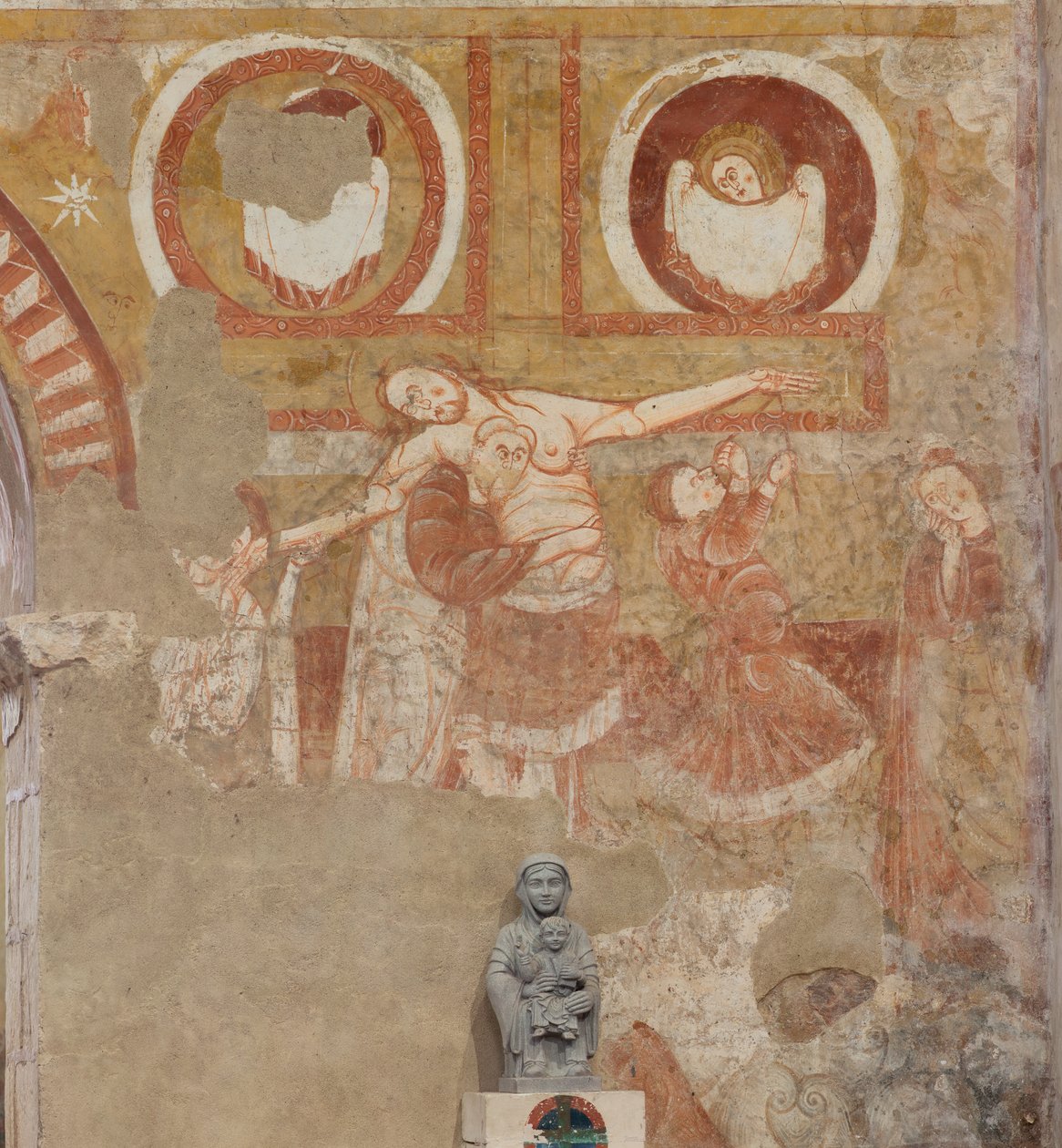 Kirke (Église Saint-Martin). Interiør. Vægmalerier (fresko). Skibets vestmur. Detalje. Nedstigning af korset. 12. århundrede. af Unbekannt