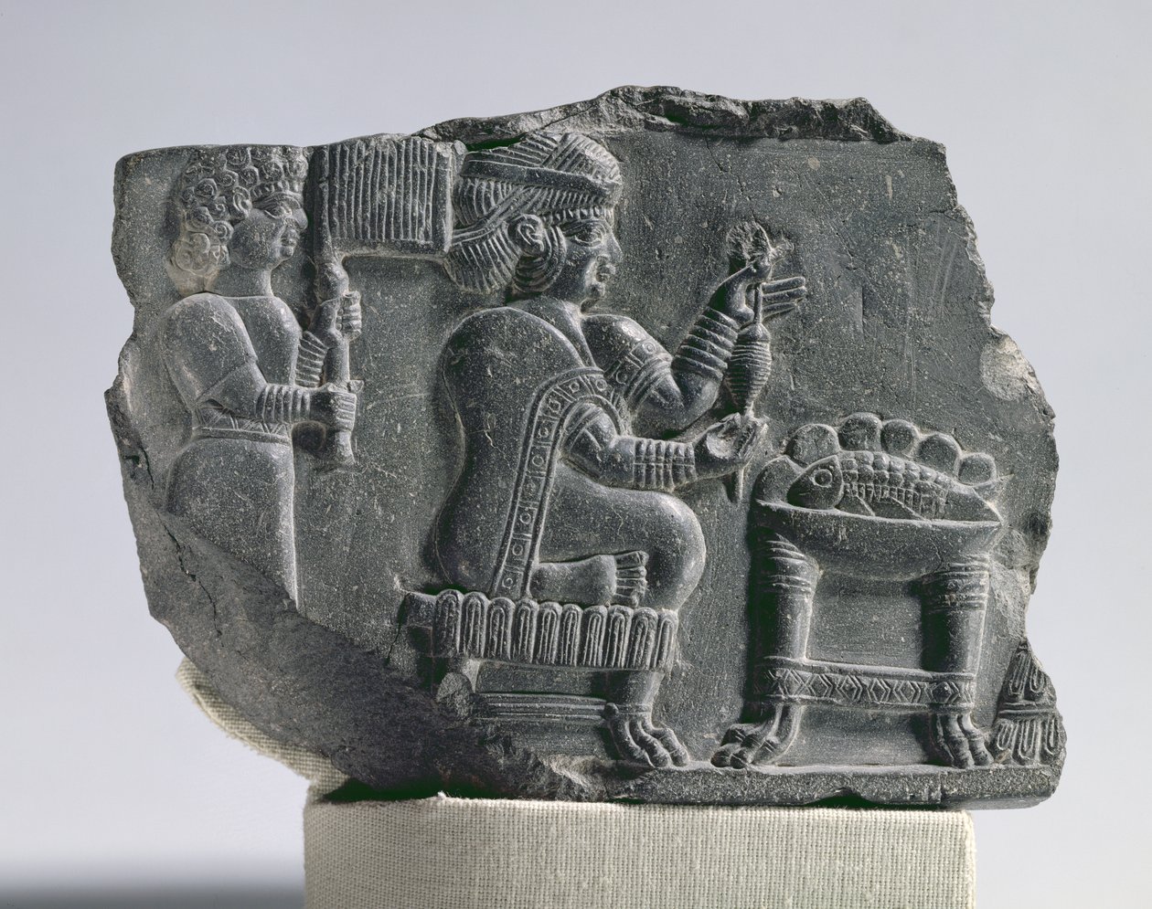 Elamit kvinde spinning, neo-elamite periode, ca. 700-600 f.Kr. (bitumen) af Unbekannt