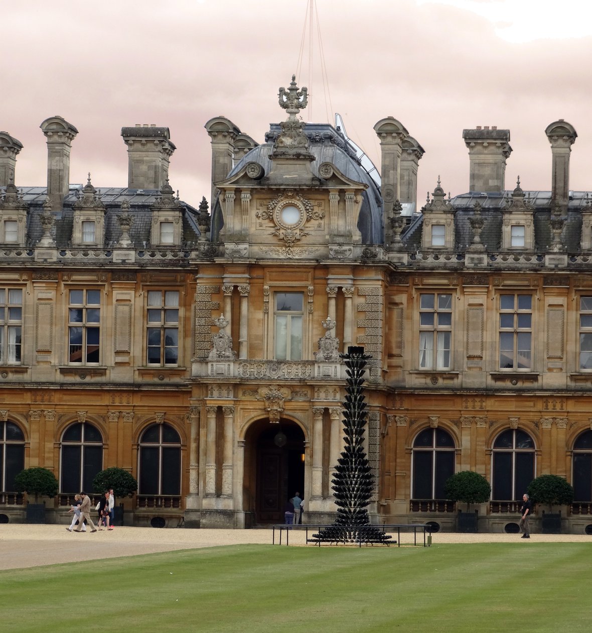 Ydersiden af Waddesdon Manor af Lancelot Volders