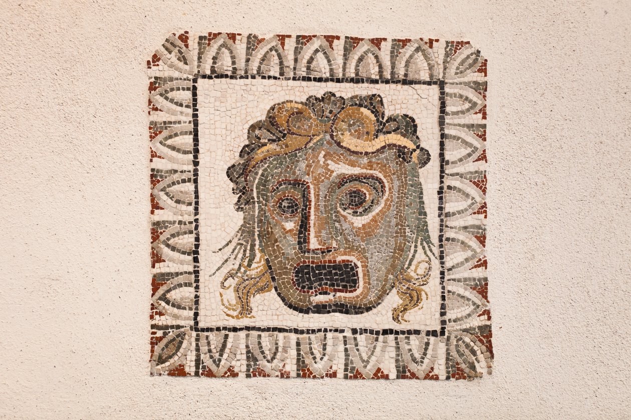 Gulvmosaik dateret til det 1. århundrede f.Kr., der viser en Dionysos-maske, fra en romersk villa nær via Ruffinella i Rom, Roms nationalmuseum (museo nazionale romano), Rom, Italien af Unbekannter Künstler