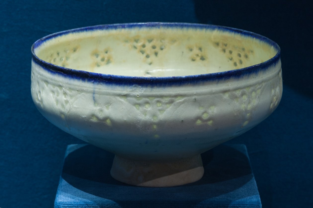 Footed Bowl, sandsynligvis Kashan, Seljuq Periode af Unbekannt