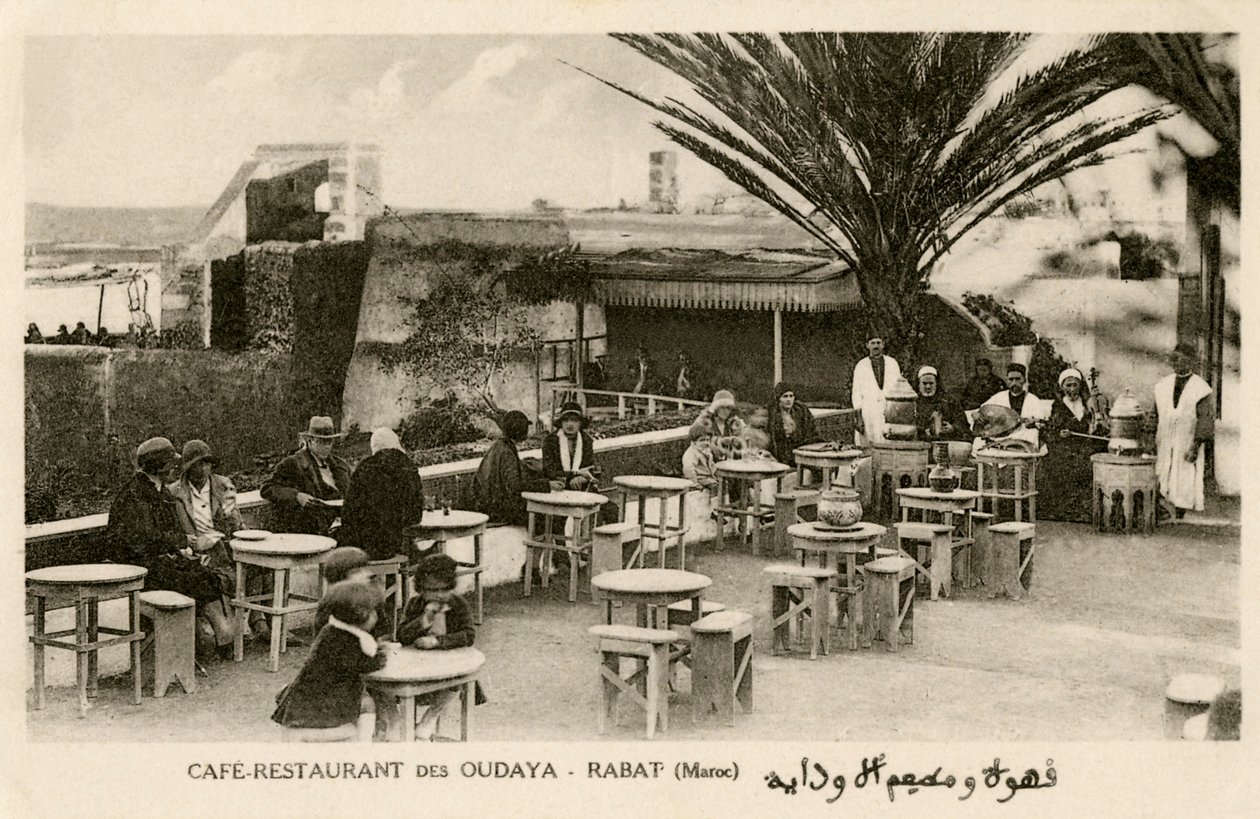 Franskmænd og marokkanere på Oudaya Café, Rabat af Unbekannter Künstler