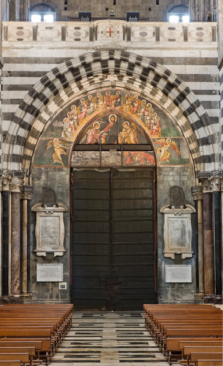 Genova, Duomo (St Lawrence Cathedral), Inside, Endonarthex: Udsigt til Counterfaçade og hovedportalen af Unbekannter Künstler