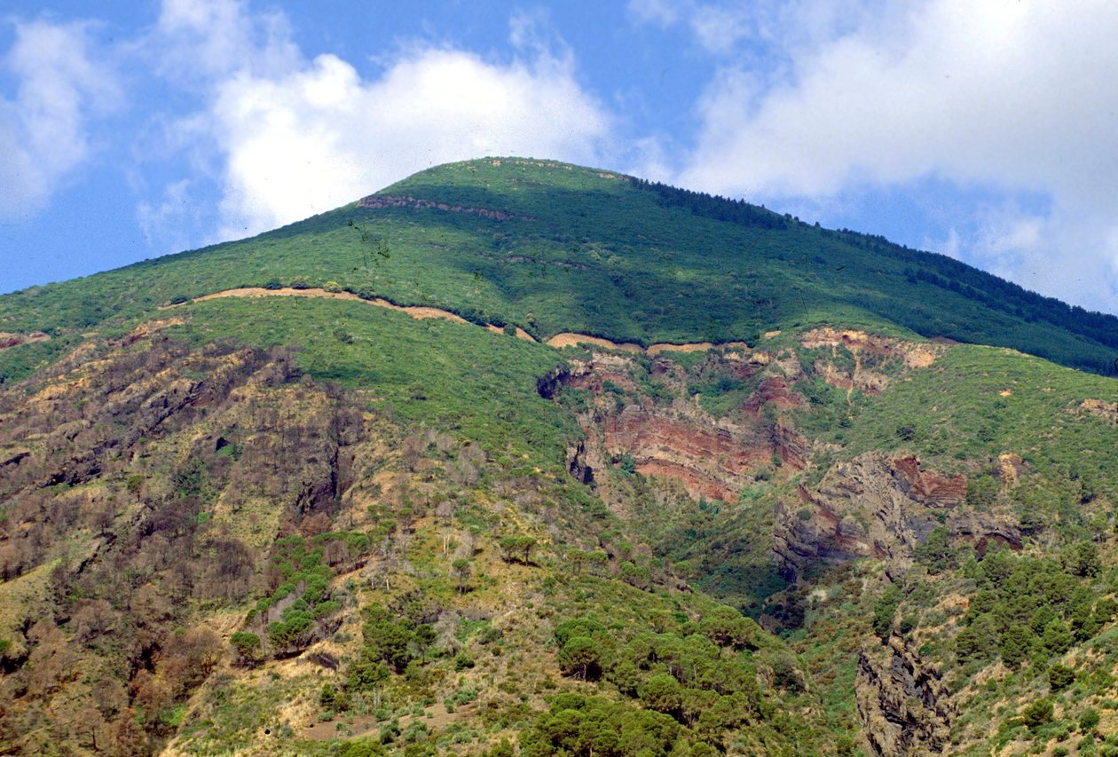 Ile de Salina (Messina) 07/1995. Le Monte dei Porri (859 m) af Alec Hunter