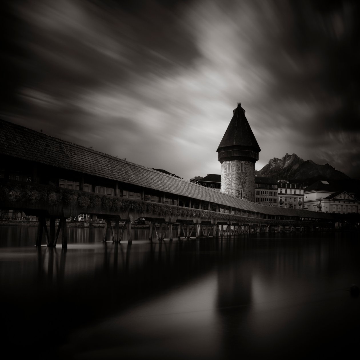 Kapellbrücke, Lucerne, Schweiz, 2013 (s/h-billede) af Leopold Blonder