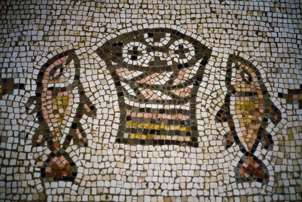 Brød og fisk, mosaik i multiplikationskirken, 4. århundrede, Tabgha, Israel af William M. Timlin