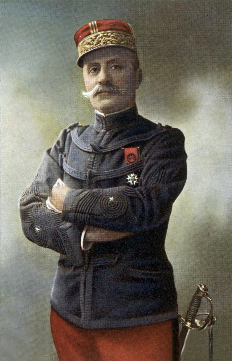 Marskal Ferdinand Foch (1851-1929), divisionsgeneral i den franske hær, som derefter beordrer de allierede tropper i nord, chef for den franske hærs generalstab og generalissimus for de allierede tropper i marts 1918, han får rang af marskal i 1918, foto b af Unbekannter Künstler