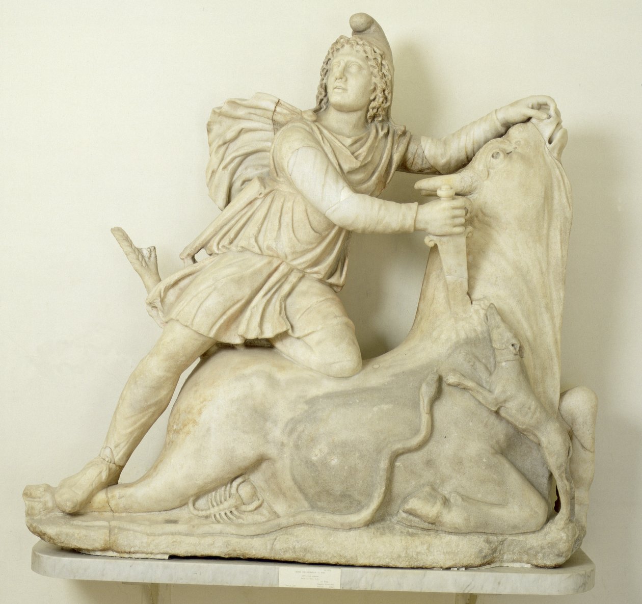 Mithras ofrer tyren, marmorrelief, romersk, 2. århundrede af Unbekannt