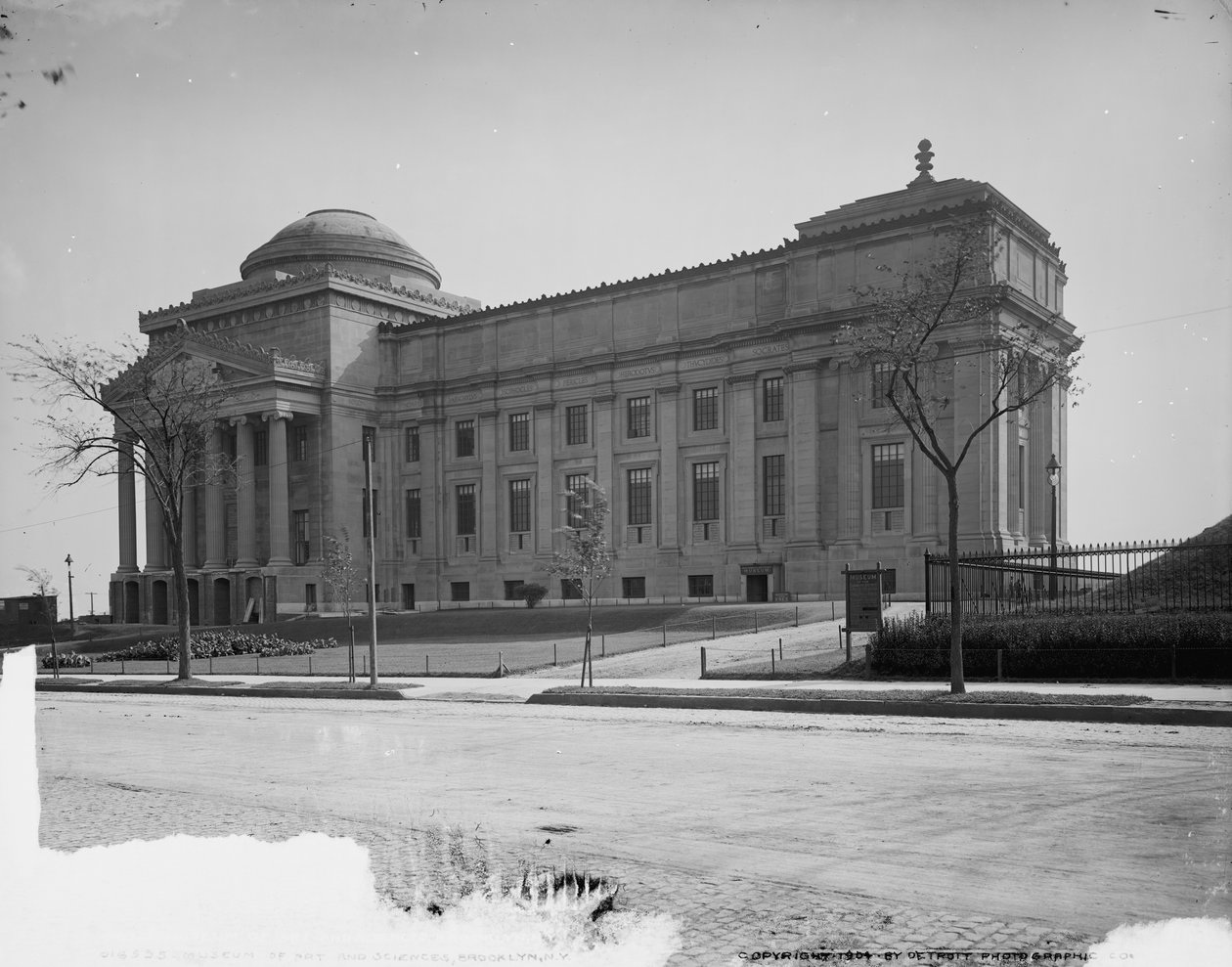 Museum of Art and Sciences, Brooklyn af Unbekannter Künstler