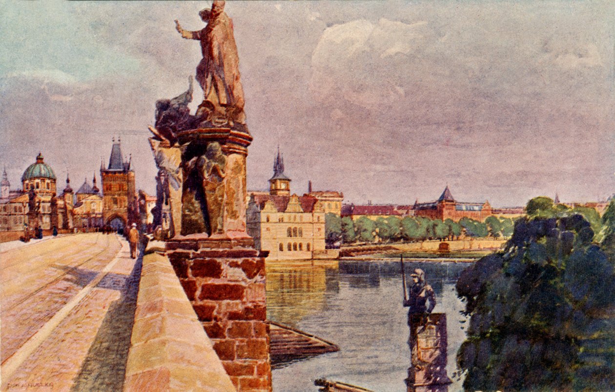 PRAG - floden Moldau, der løber under Karlsbroen med dens store statuer og folk, der går langs siden af broen af Unbekannter Künstler