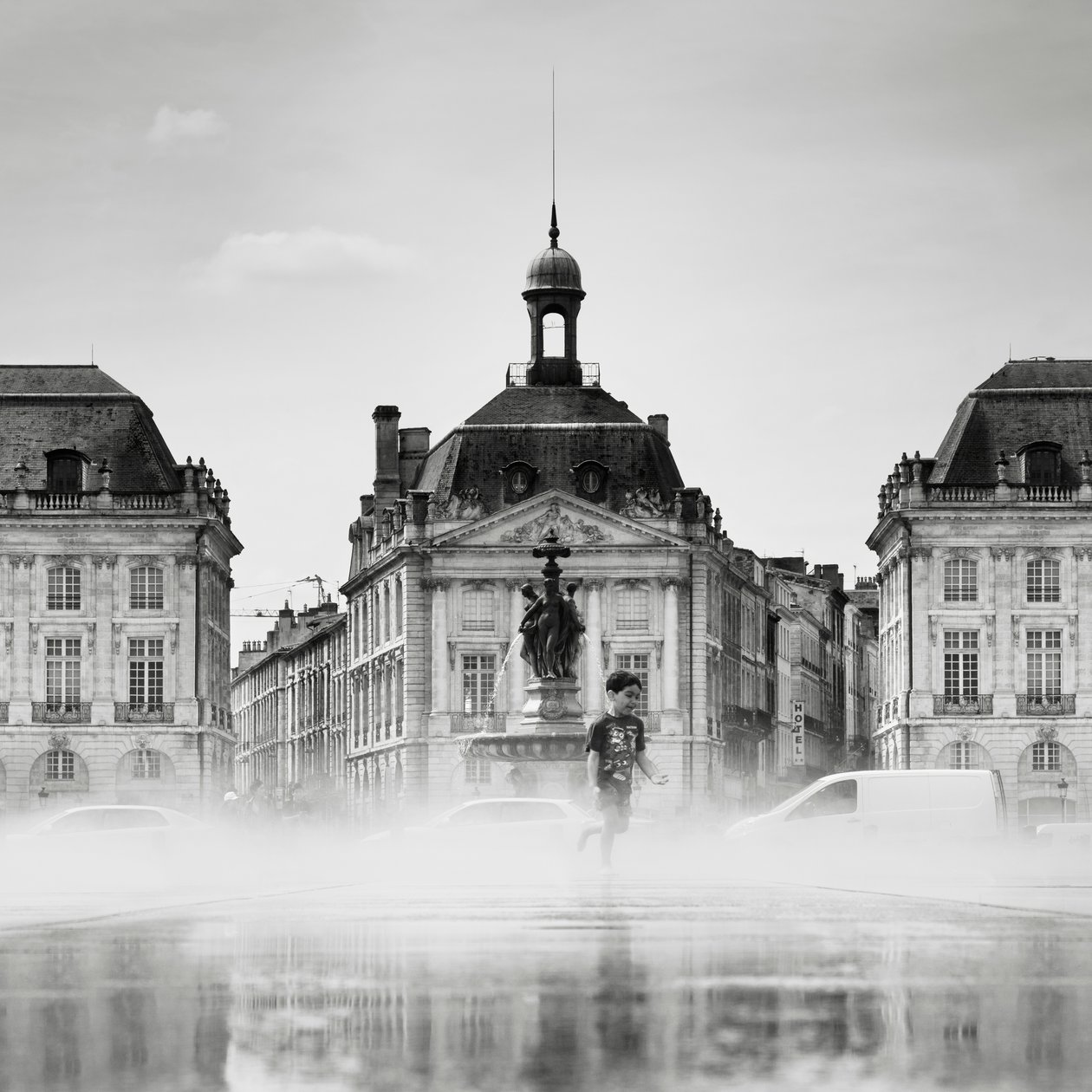 Place de la Bourse, Frankrig, 2012 (s/h-billede) af Leopold Blonder