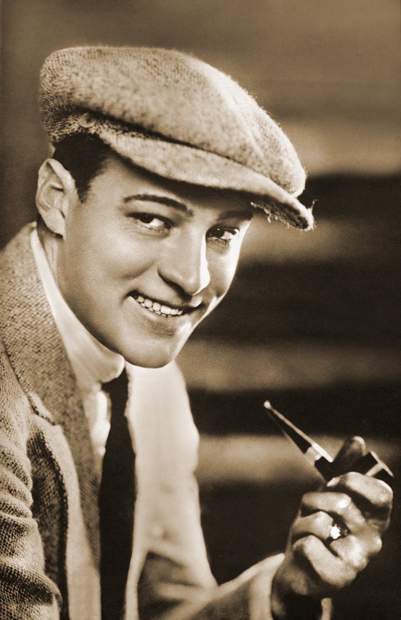 Portræt af Rudolph Valentino (1895 - 1926) (s/h-foto). af Unbekannter Künstler