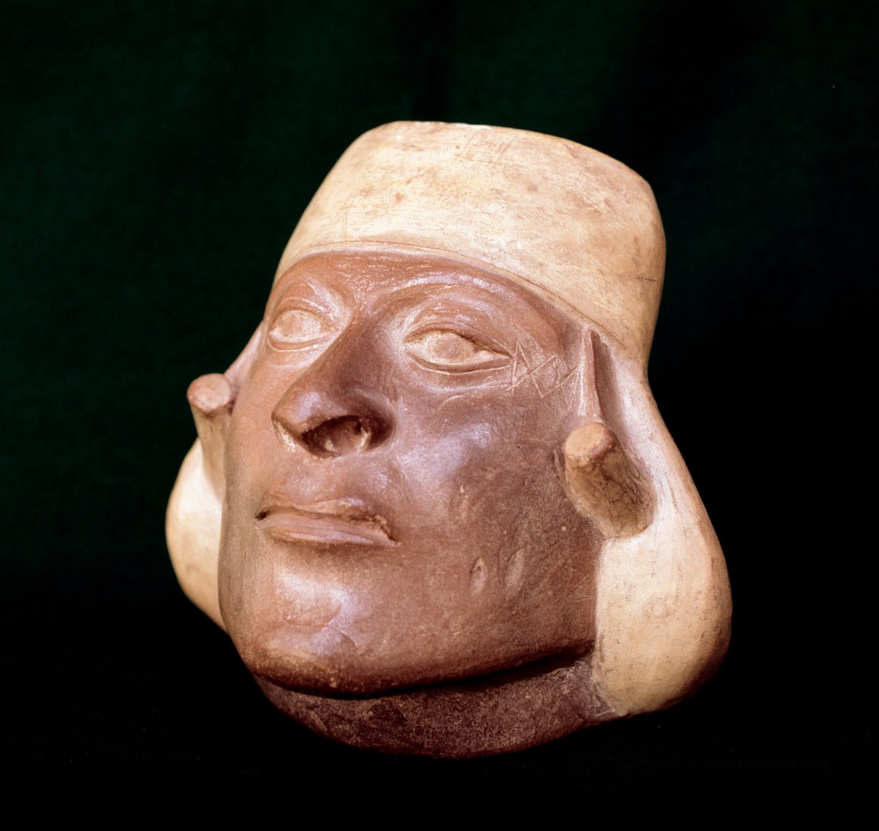Før colombiansk kunst, mochica civilisation: terracotta vase, der repræsenterer en mands hoved - 200 BC-700 AD - Lima, National Museum of Anthropology and Archaeology, Peru - Præ-columbiansk kunst, Moche civilisation af Unbekannt