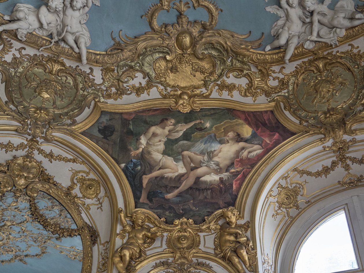 Psyche hæver sin lampe for at betragte sin brud. Maleri af Charles Joseph Natoire (1700-1777) af Unbekannt