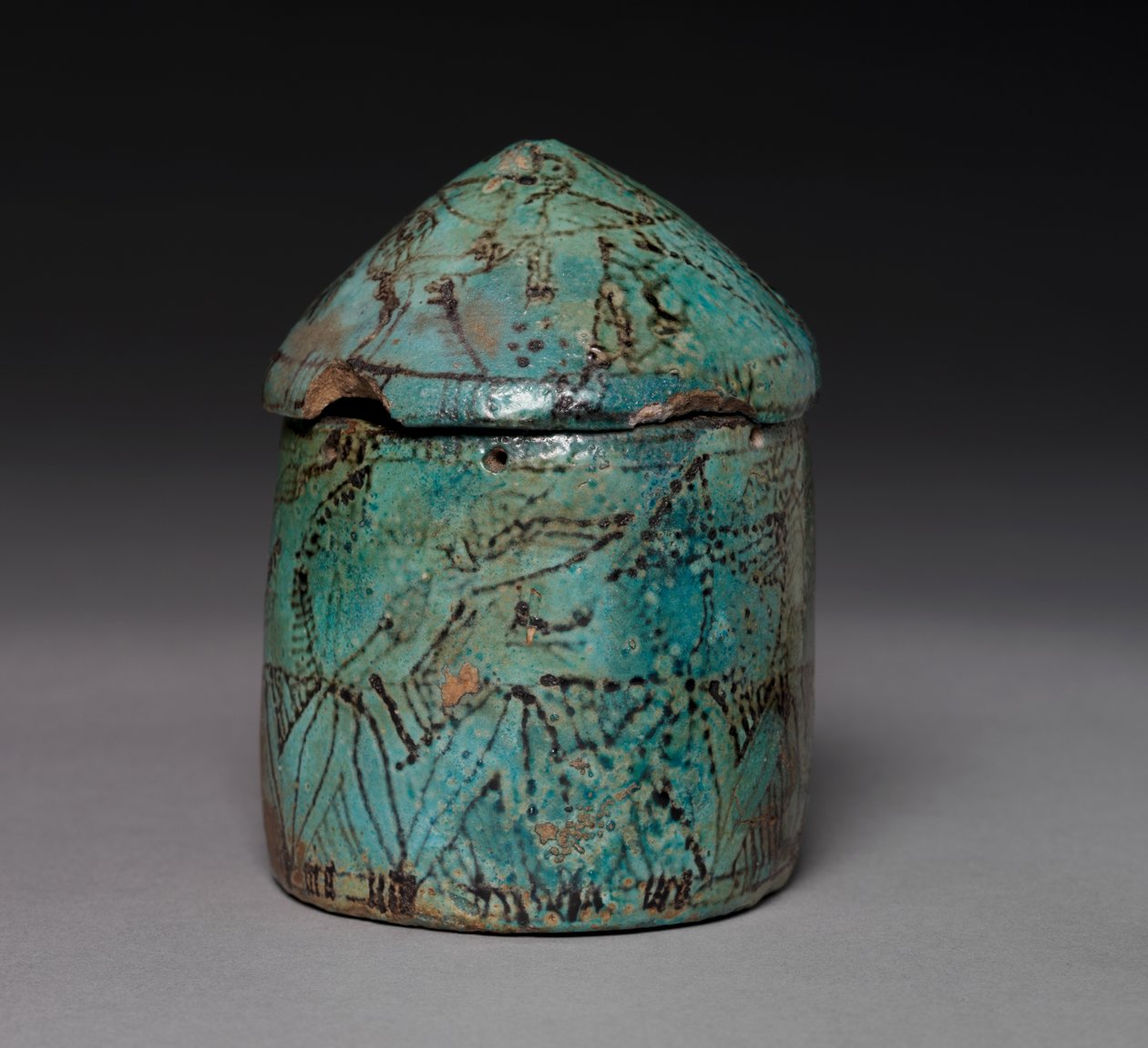 Pyxis med låg, fra det sene mellemrige til det tidlige nye kongerige, ca. 1901-1525 f.Kr. af Unbekannt