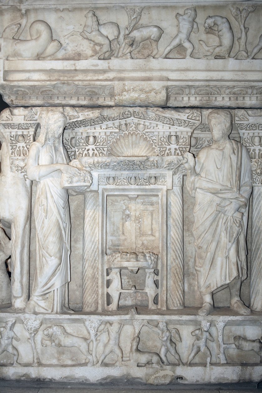 Relief på romersk sarkofag Sidamara type/Istanbul Museum/Tyrkiet af William M. Timlin