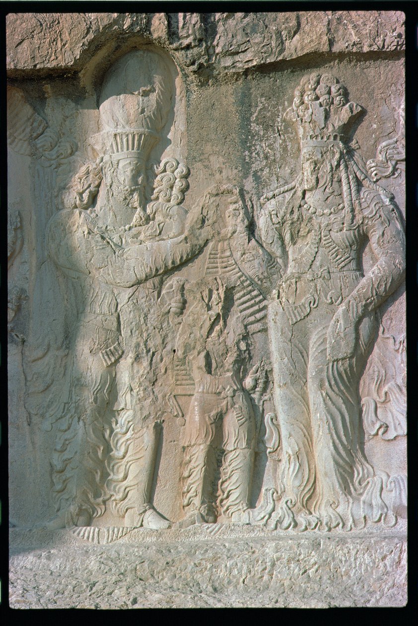 Klipperelief, der forestiller Narashs investitur, Sassanian (kalksten) af Unbekannt