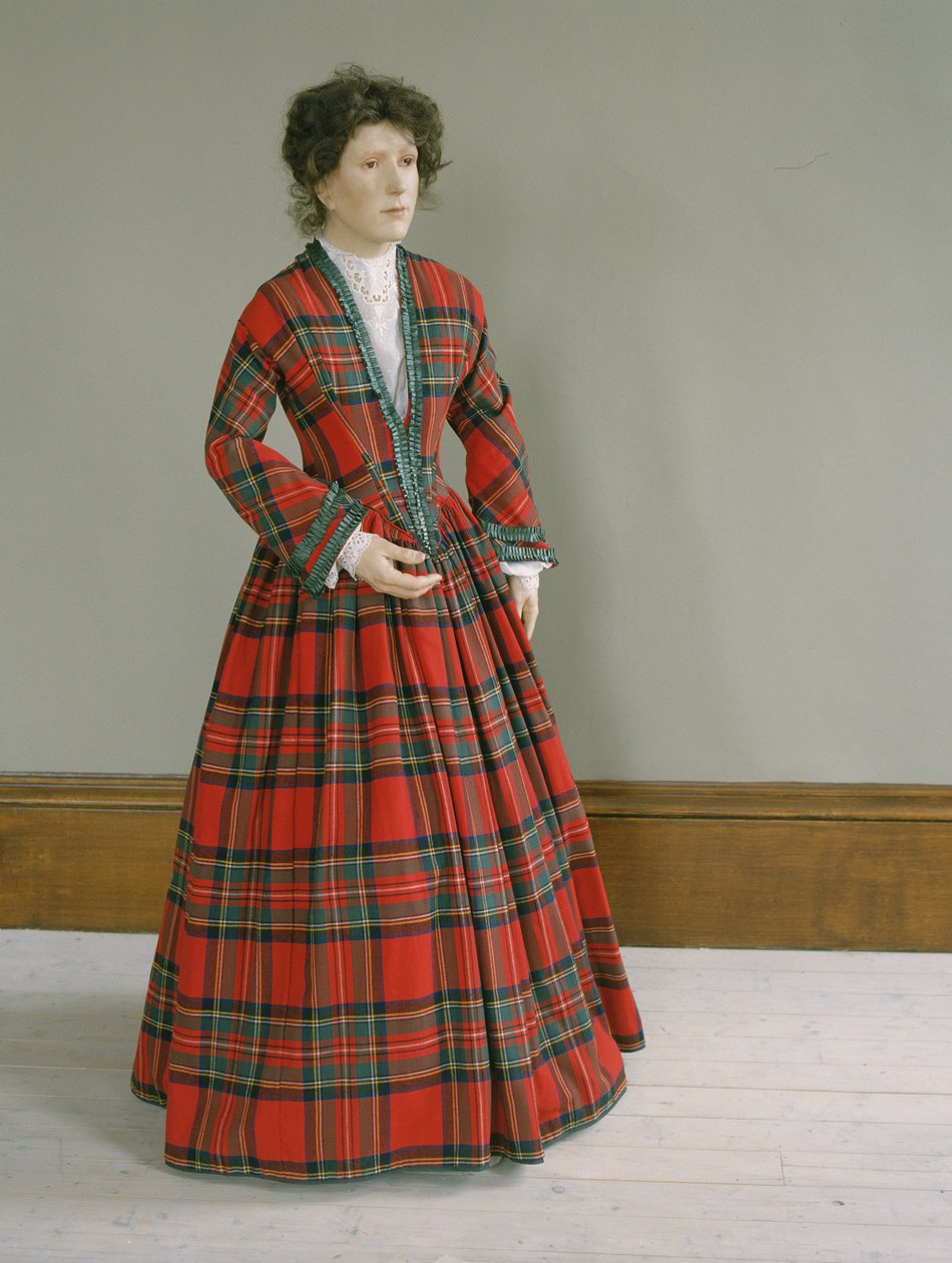 Royal Stewart tartan uldkjole med rynket silkekant, ca. 1845-50 af Unbekannt