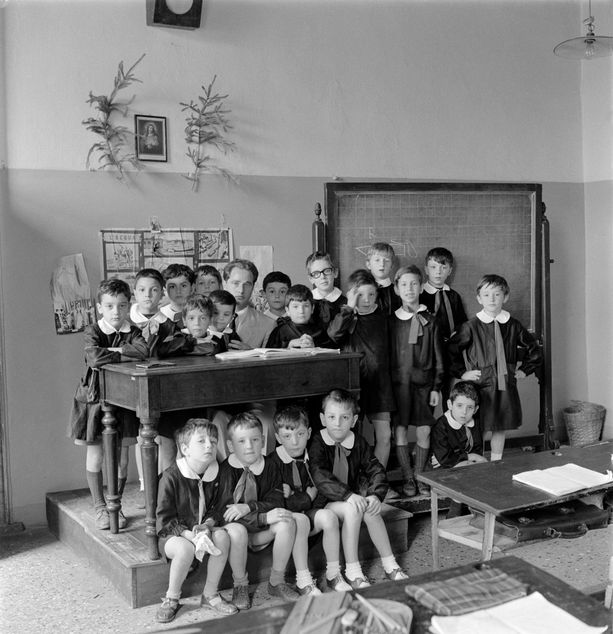Drengeskole i Venedig, elever bærer en bluse. 1950