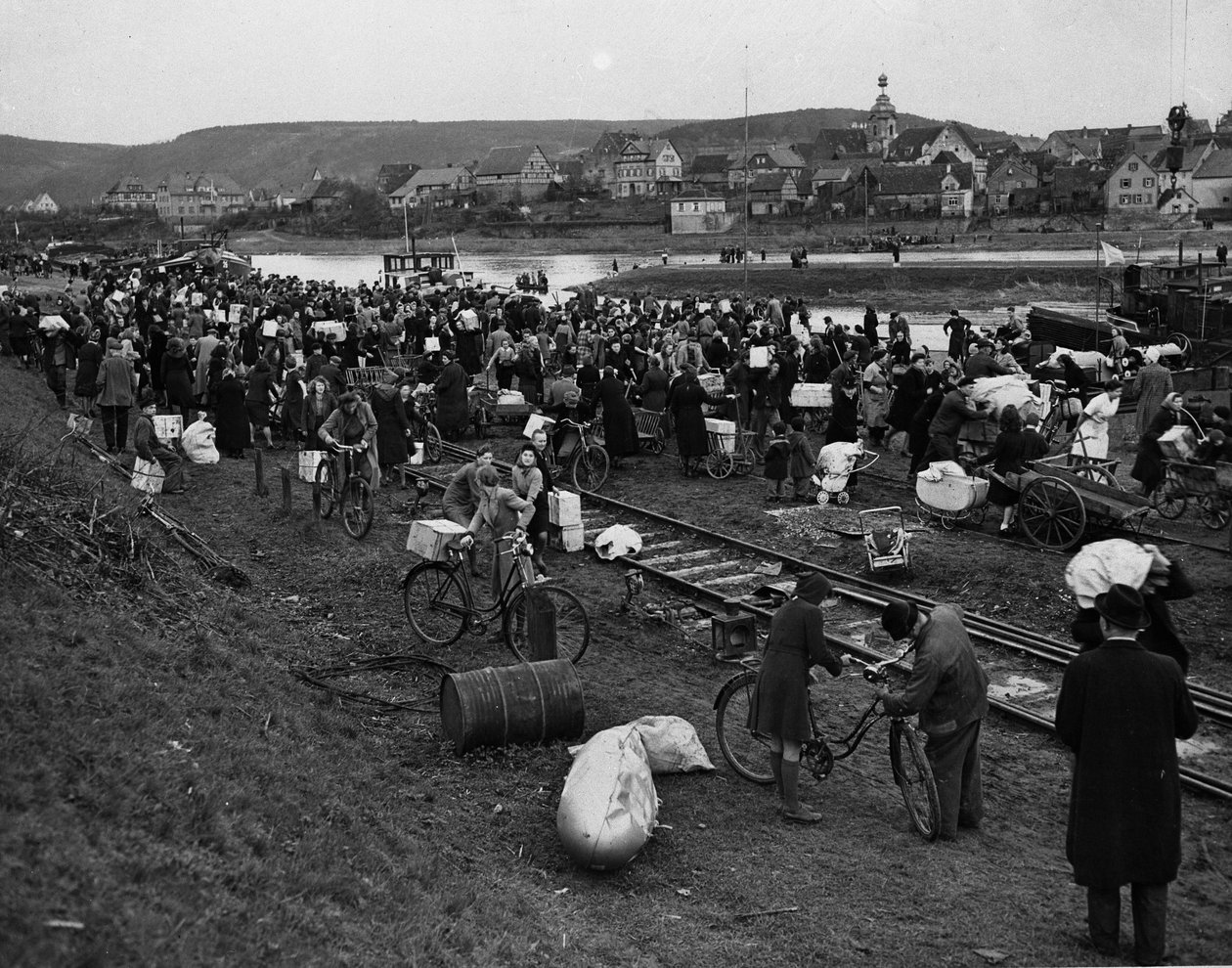Anden Verdenskrig (1939-1945) - Anden Verdenskrig (2. Verdenskrig eller Anden Verdenskrig): Werthein (Tyskland) omkring den 29. marts af Unbekannt