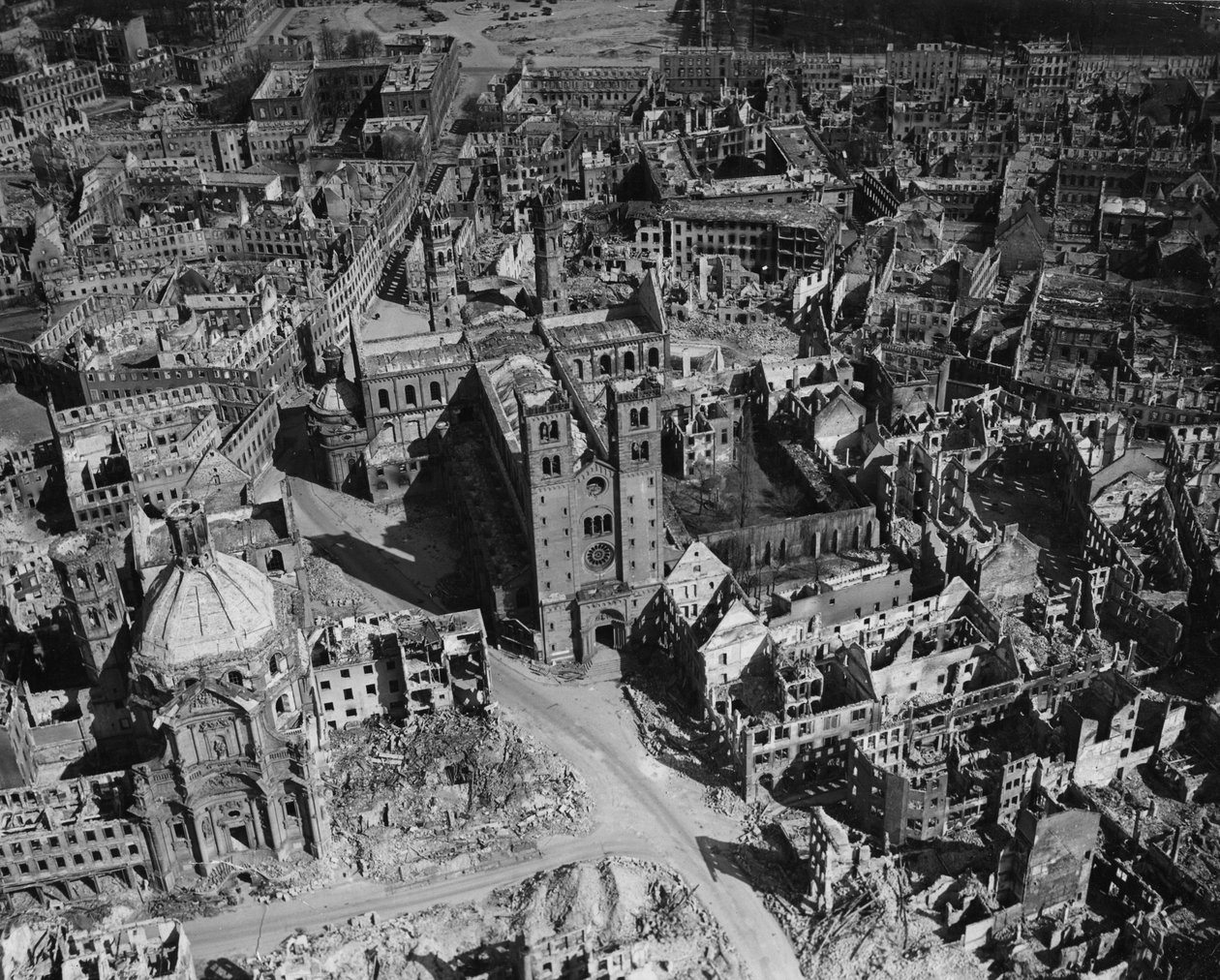 Anden Verdenskrig (1939-1945) - Anden Verdenskrig (2. Verdenskrig): Würzburg (Tyskland) 11. april af Unbekannt
