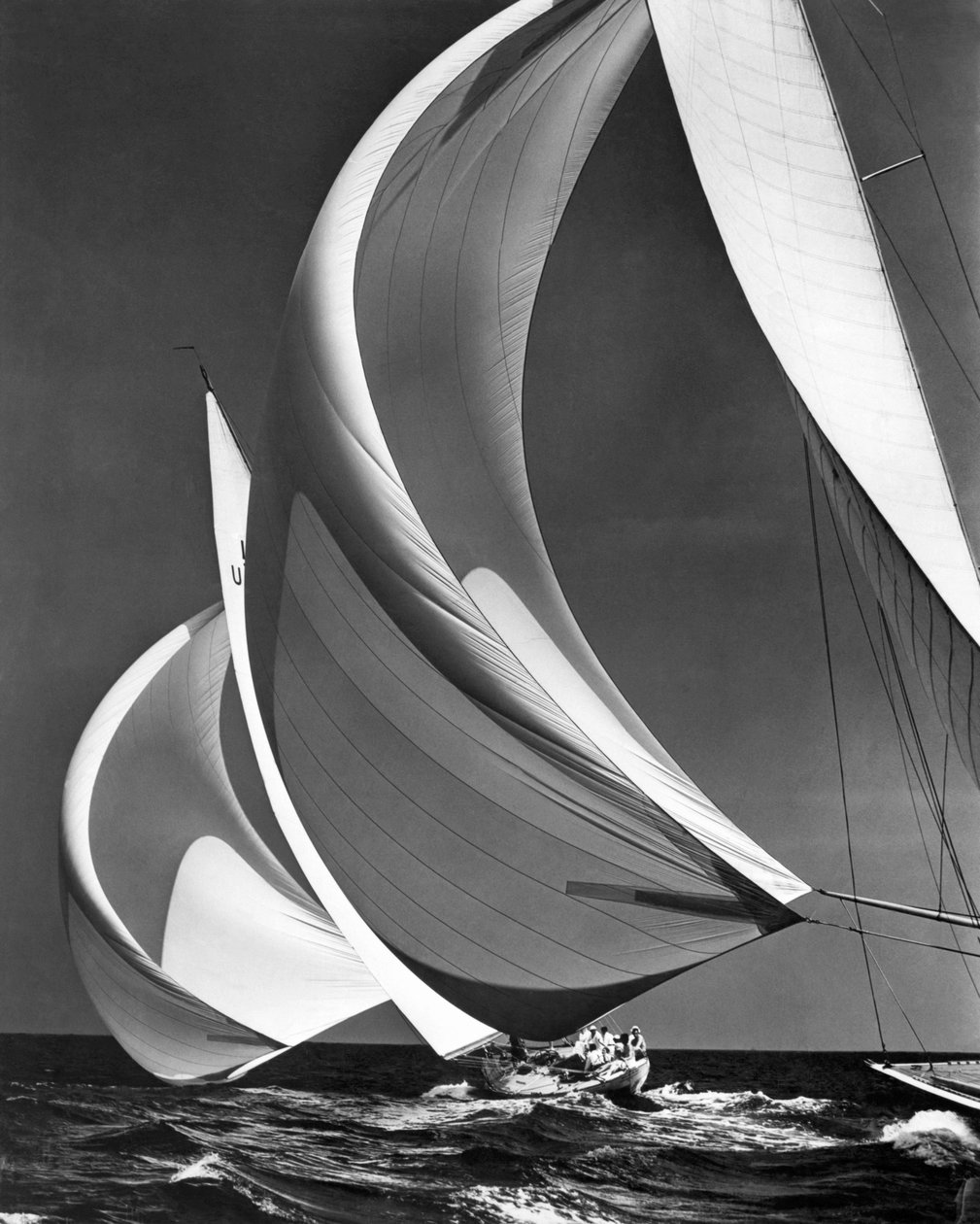 Spinakers On Racing Sailboats (s/h foto) af Unbekannter Künstler