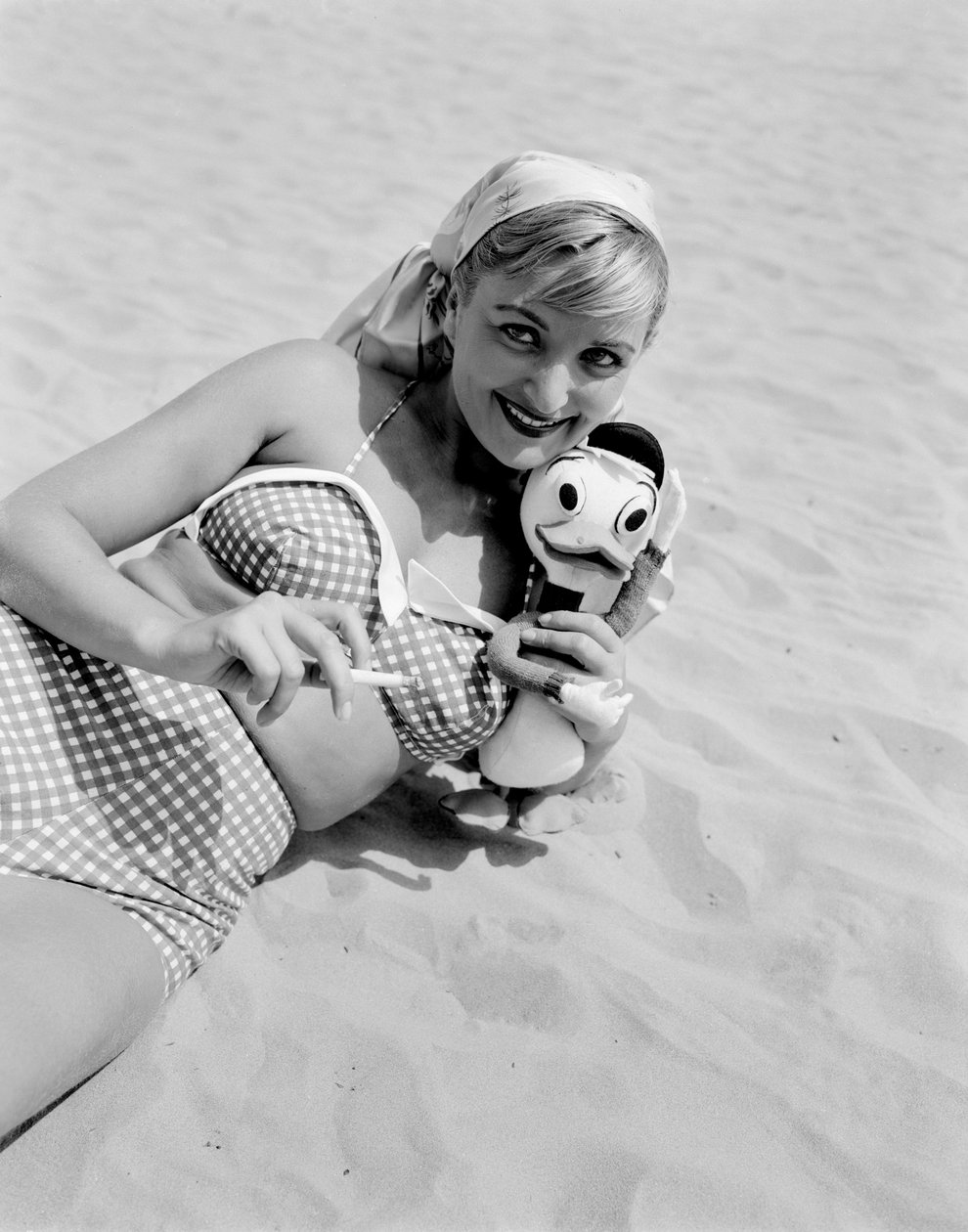 SKUESPILLEREN ELENA GIUSTI PÅ VENICE LIDO BEACH - 1951 af Unbekannt