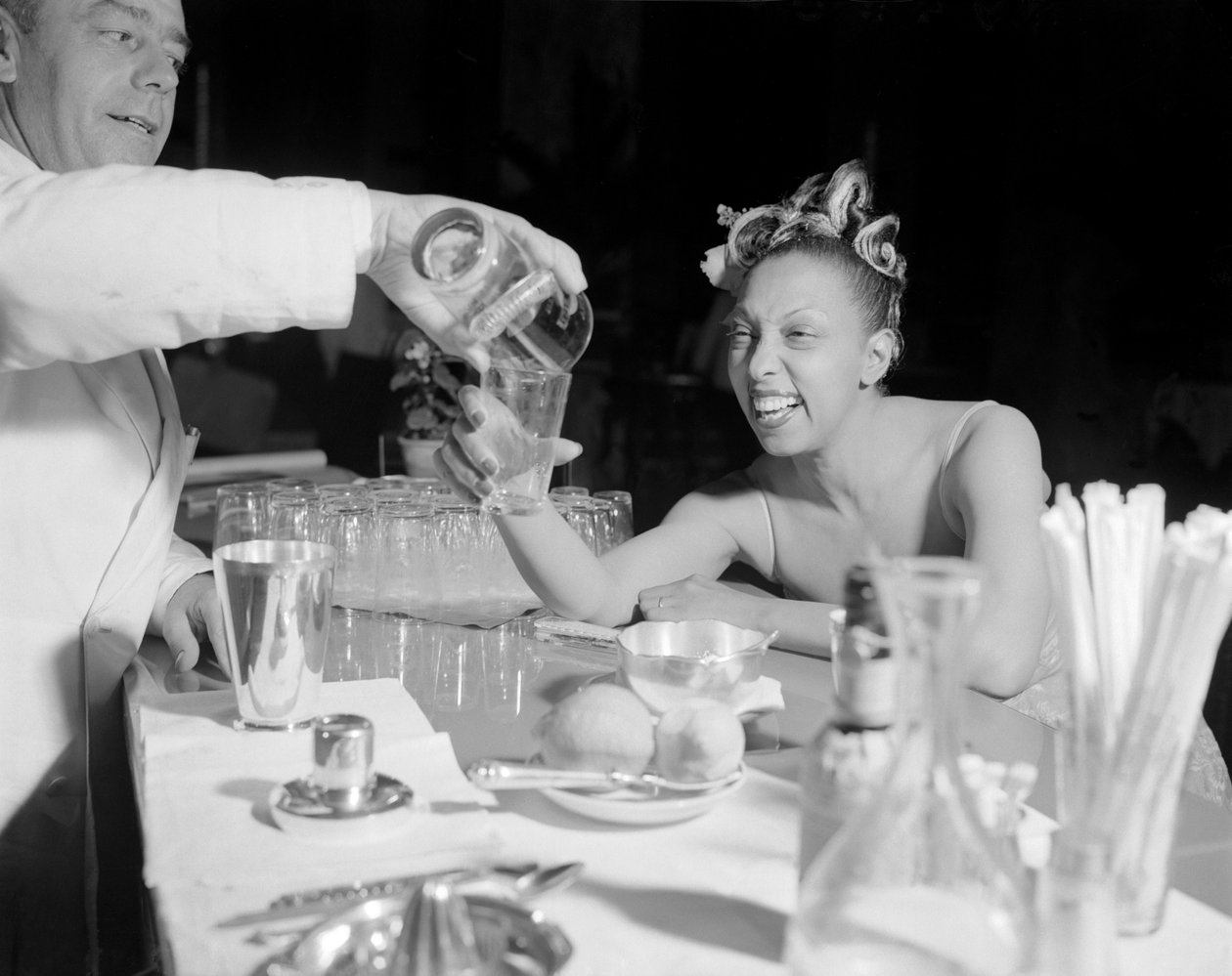 POPSSANGER OG DANSER JOSEPHINE BAKER VED DEN INTERNATIONALE FILMFESTIVAL I VENICE LIDO - 1948 af Unbekannt