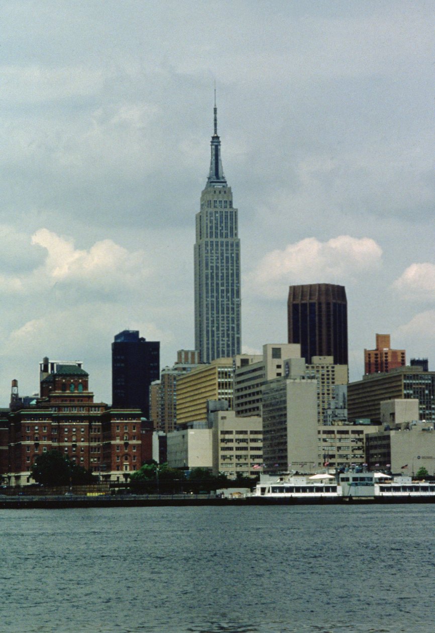 Empire State Building fra East River (foto) af Unbekannt