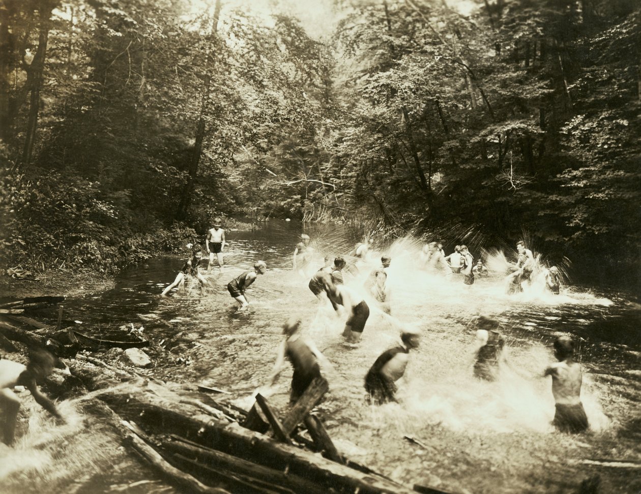 The Old Swimming Hole, USA, ca. 1920 (s/h-foto) af William M. Timlin