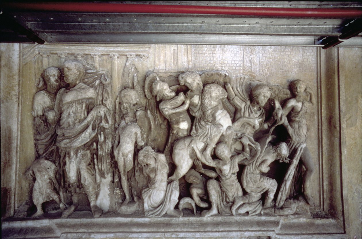 Den bagerste facade, detalje af antik reliefdekoration (nogle stykker fra Ara Pacis af Augustus) skildrer en kampscene (sten) af Unbekannt