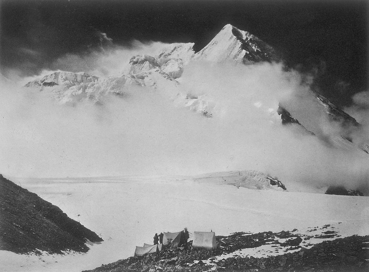 Ekspeditionen i Karakorum og i det vestlige Himalaya af prins Luigi Amedeo af Savoyen, hertug af Abruzzi: lejr IV ved foden af Bride Peak af Unbekannter Künstler