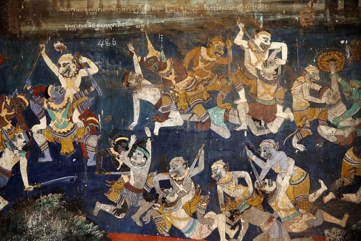 Det indre af sølvpagodens sammensatte vægge er dækket af vægmalerier, der viser historier fra Reamker, dvs. Khmer-versionen af det klassiske indiske epos, Ramayana. Nogle dele af vægmalerierne er forringet og vejrskadet. Vægmalerierne var p af Unbekannt