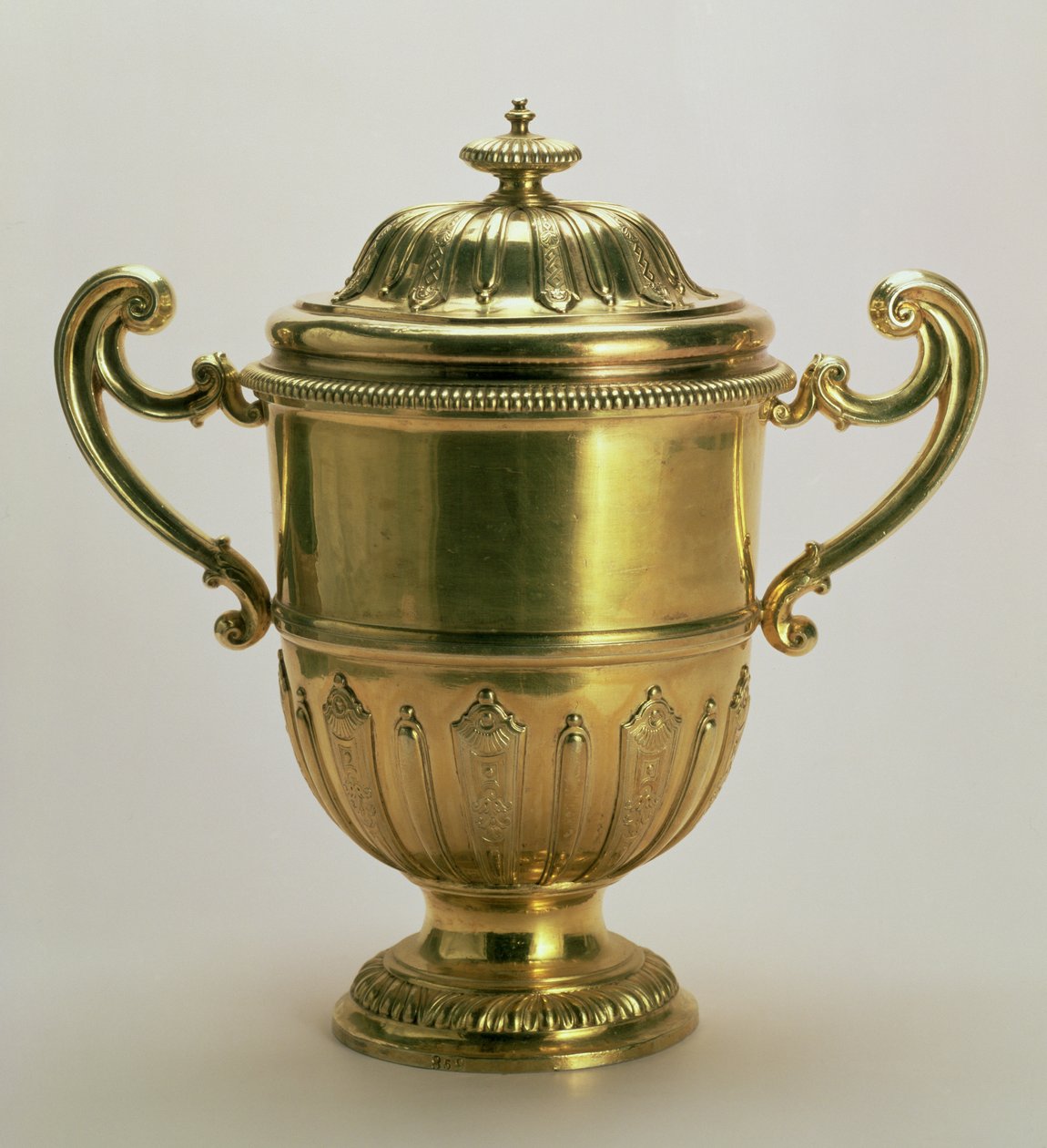To-grebet kop og låg, af Jacob Margas (1687-c.1725), London af Unbekannt