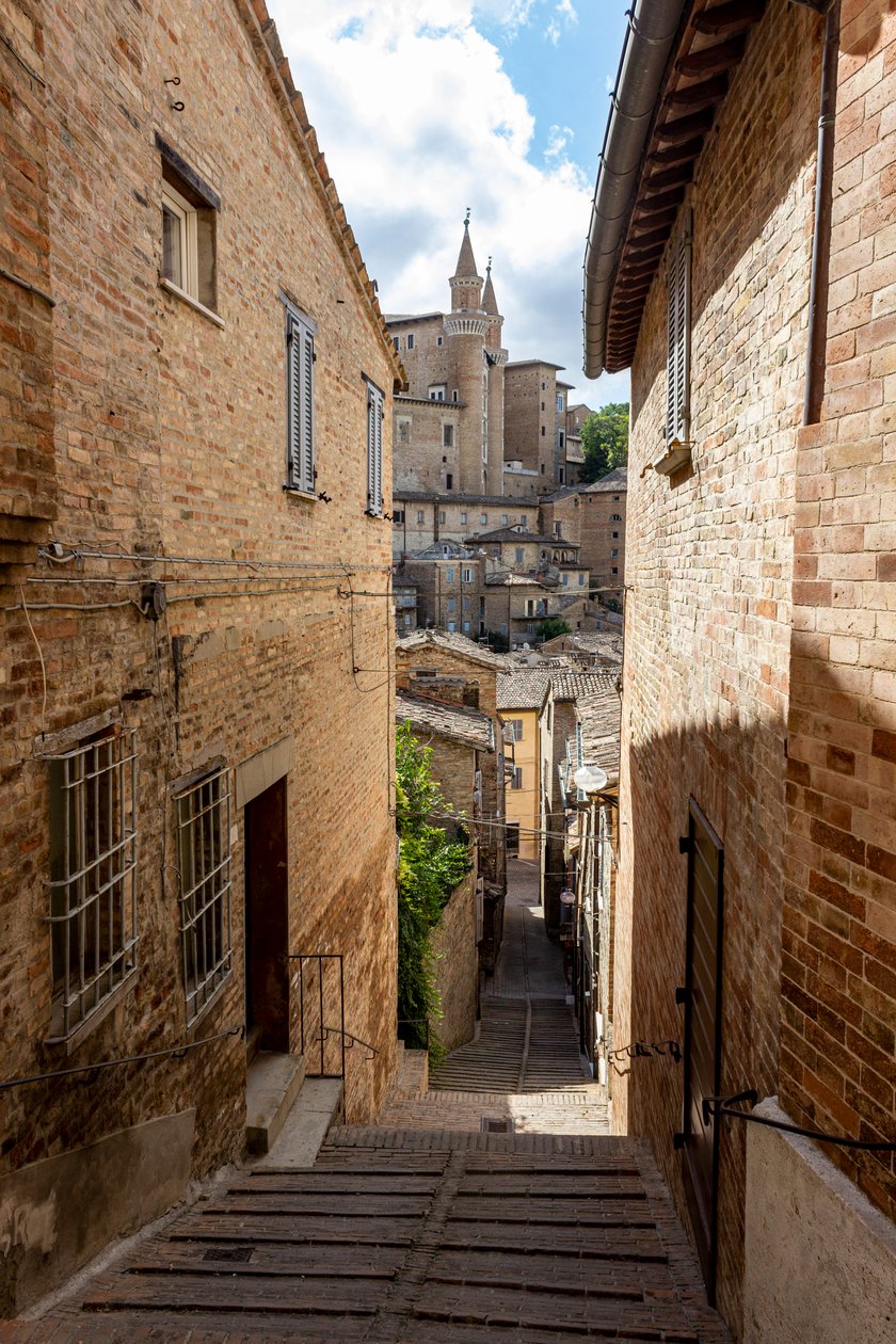 Urbino, centrum af den gamle bydel (foto) af Alec Hunter