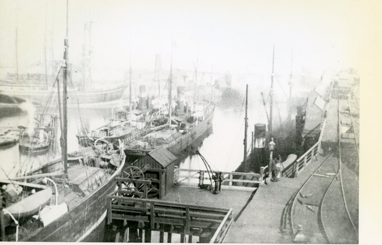 Udsigt over Blyth Harbour ser nedstrøms med mange fartøjer, der venter på at blive læsset af Unbekannt