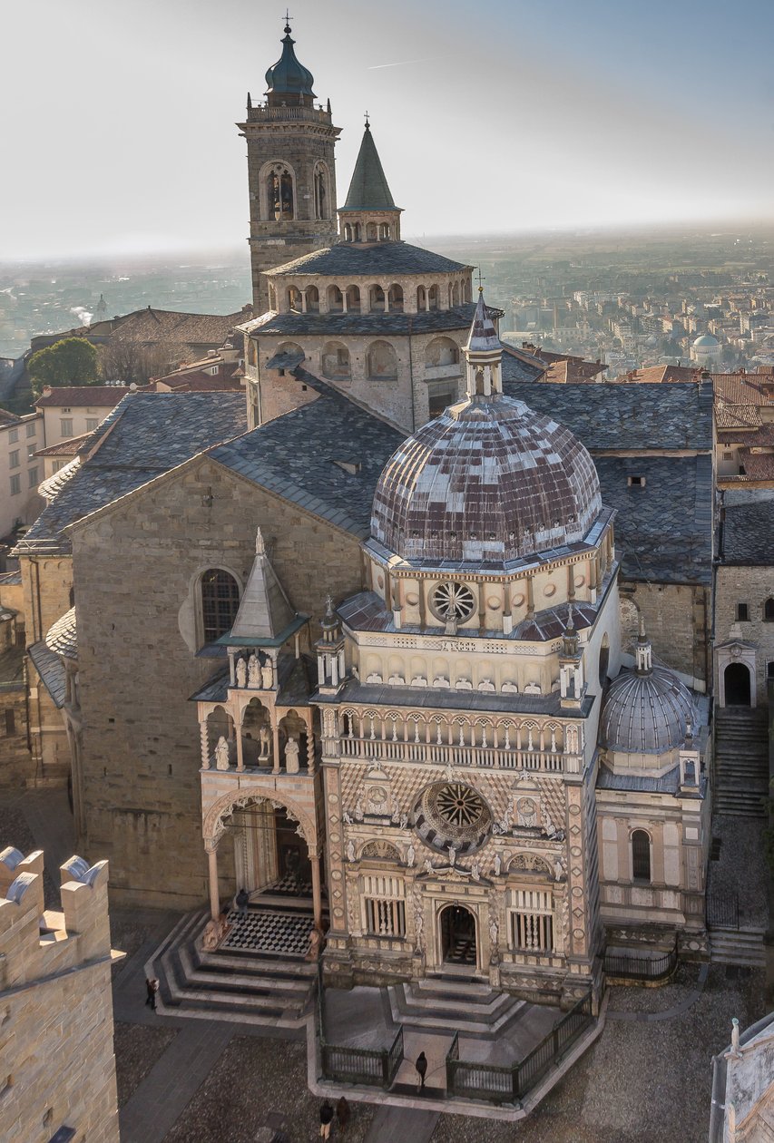 Udsigt over Piazza Duomo, Bergamo Alta, Italien (foto) af Unbekannter Künstler